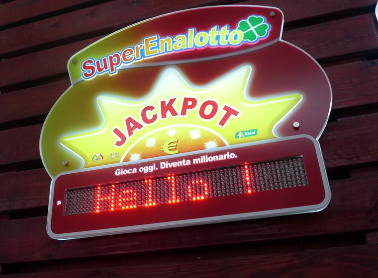 Super Enalotto LED Sign with Digital Screen
